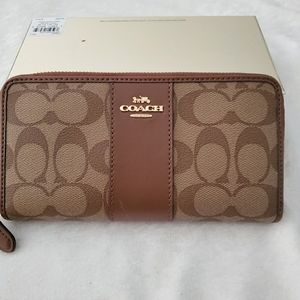 Coach Authentic,  zip wallet